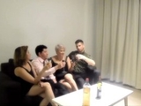 Orgia com minha irm&atilde_ e dois estranhos que encontramos em um bar